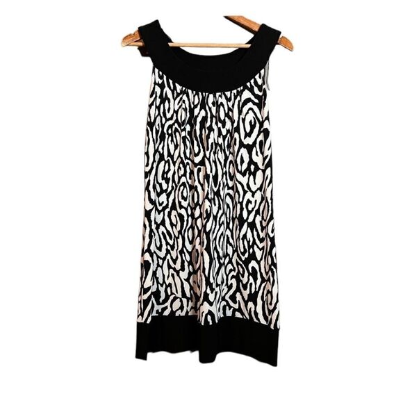 3 for $30! Ronni Nicole patterned dress - Picture 1 of 8